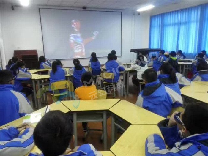 1523513321592829.jpg 四川省都江堰市都江堰外國(guó)語實(shí)驗(yàn)學(xué)校1_副本.jpg