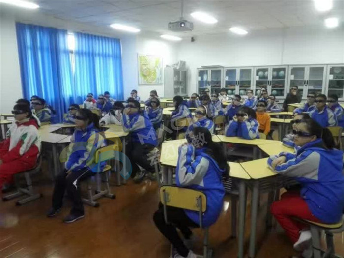 1523513329659967.jpg 四川省都江堰市都江堰外國(guó)語實(shí)驗(yàn)學(xué)校2_副本.jpg